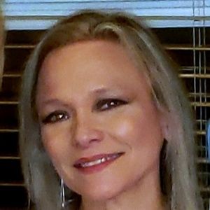 Meet your Posher, Cynthia